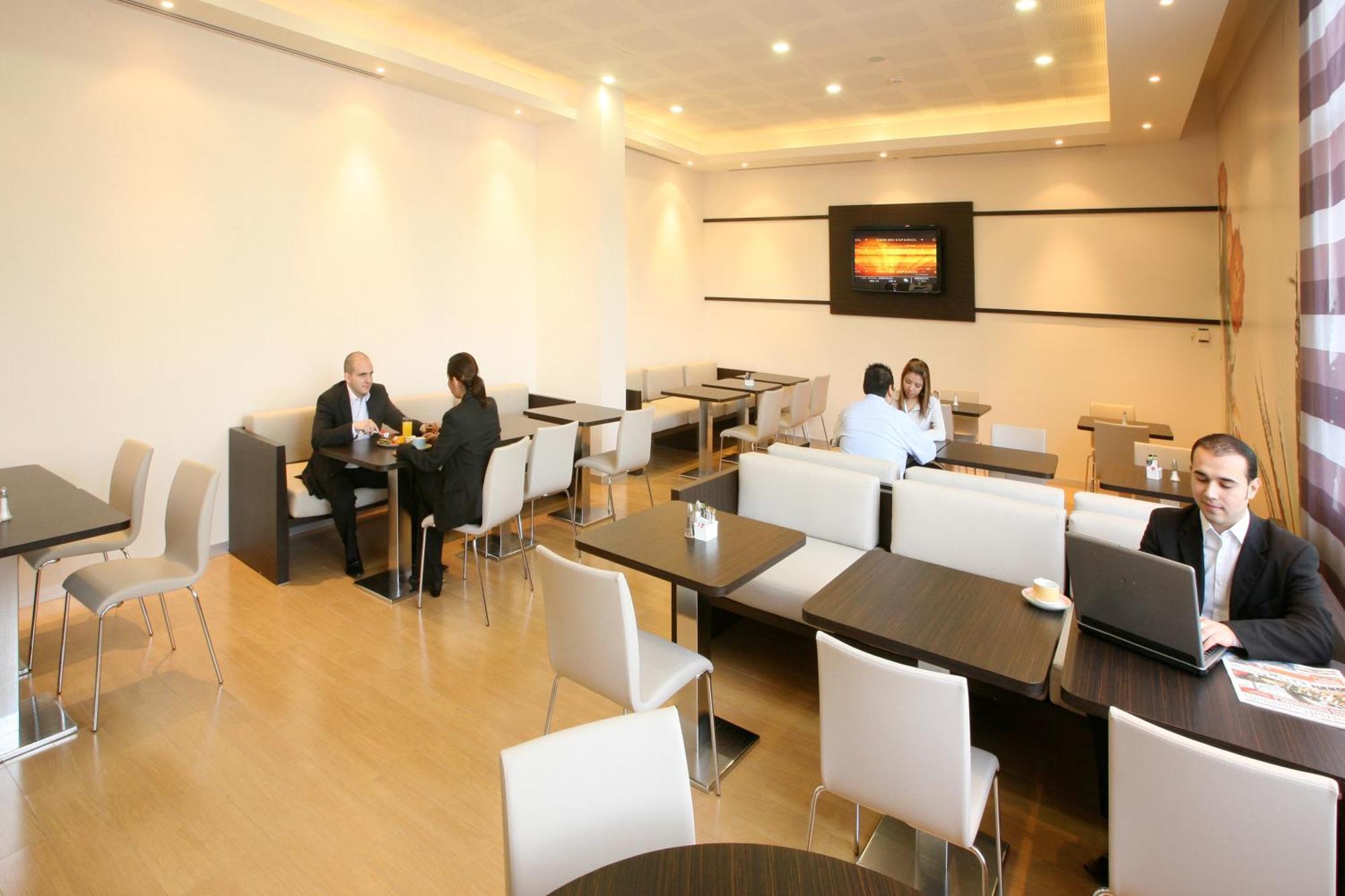 Ibis Monterrey Valle San Pedro Garza Garcia Exteriör bild